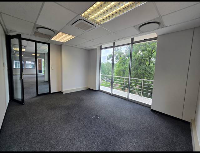 669M² OFFICE TO LET IN BRYANSTON